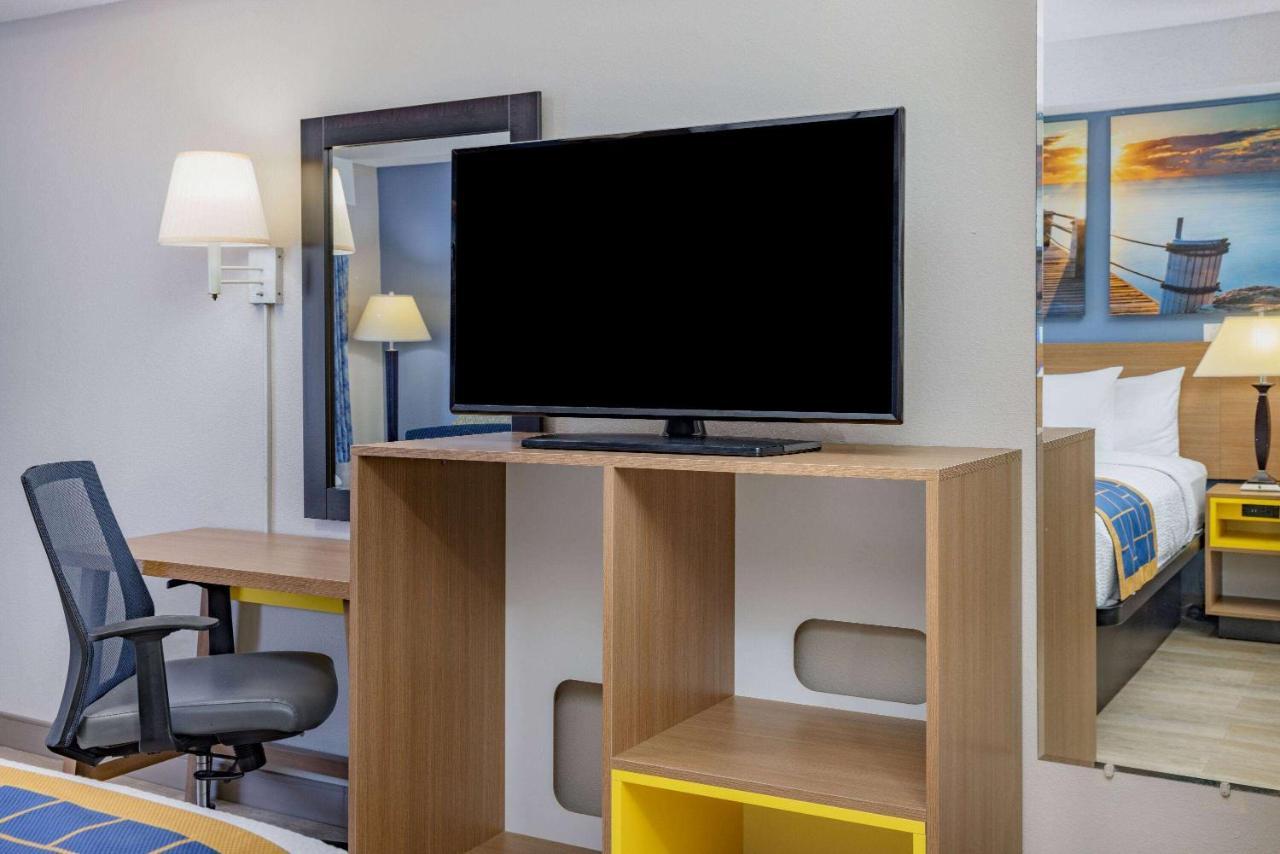 Days & By Wyndham Midtown Motel 2*